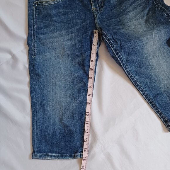 Silver Jeans November Capri Shorts Bermuda Lowrise Medium Wash Juniors Size 27 - Picture 10 of 10